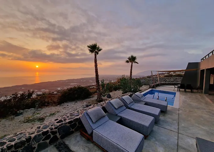 Theano Cave Suites & Villas
